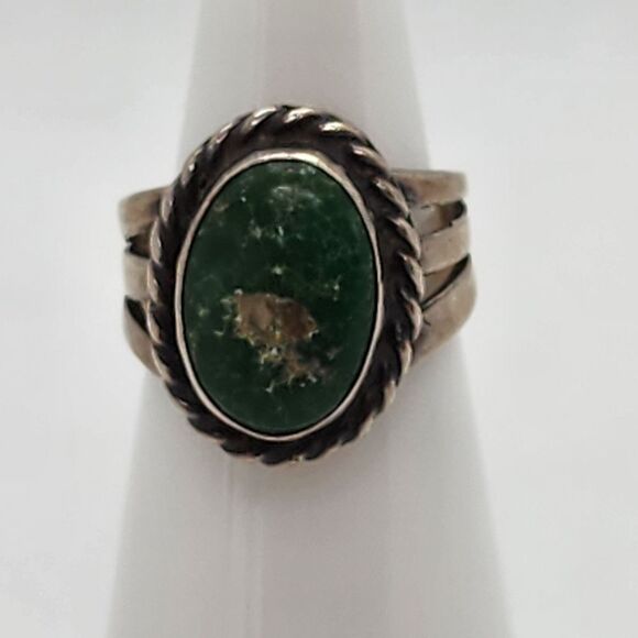Navajo Style Sterling Silver & Green Turquoise Stone Ring (3.5) - Picture 1 of 5